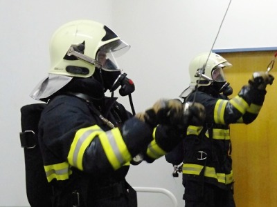 Krajští hasiči procházejí drsným cvičením na jablonecké stanici