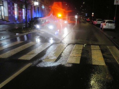 Autor foto:Archiv Policie ČR Řidička přehlédla v Jablonci na přechodu pro chodce dva lidi