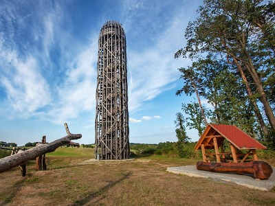 Autor foto:Archiv KÚ Libereckého kraje Okurka s výhledem. Rozhledna v Heřmanicích vítá turisty skoro deset let