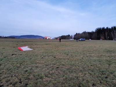 Autor foto:HZS Libereckého kraje Na hodkovickém letišti spadl ultralight, pilot na místě zemřel