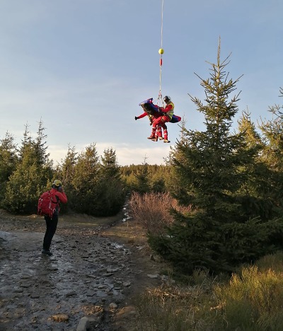 Autor foto:Horská služba Jizerské hory Horská služba zasahovala po pádu paraglidisty nedaleko Ještědu