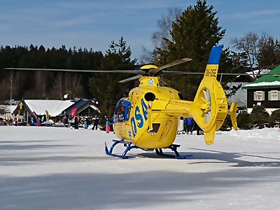 Na sjezdovce v Harrachově zemřela žena, policie hledá svědky