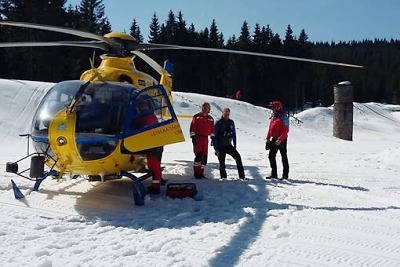 Těžce zraněného běžkaře z koryta Bílé Desné vyprostila horská služba