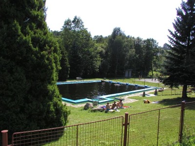 Začátek prázdnin oslavte při Rockovém posezení na Koupališti v Huti