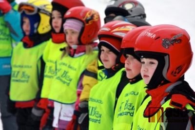 OBRAZEM: Desenská školka na lyžařském kurzu