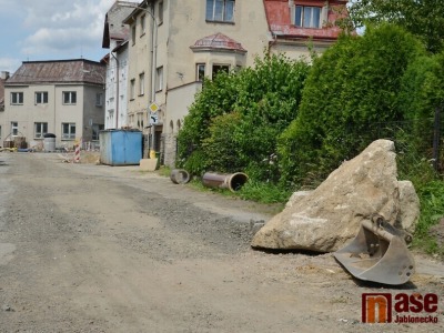 Krkonošská ulice v Jablonci je opět průjezdná