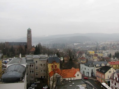 V ulicích Jablonce je ledovka, na silnicích i chodnících buďte opatrní