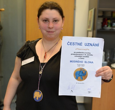 Pracovnice krajského úřadu si vymalovala uznání Ceny Modrého slona