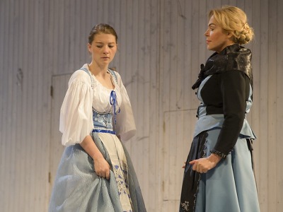 Její pastorkyňa způsobila husí kůži, slzy i ticho