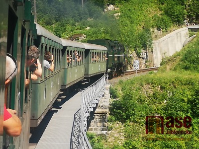 VIDEO: Jízda historickým vlakem z Kořenova do Szklarske Poreby