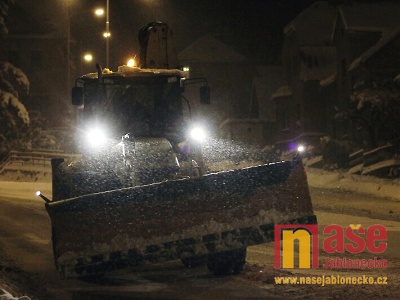 Jablonecké technické služby odstraňují návaly sněhu z posledních dnů