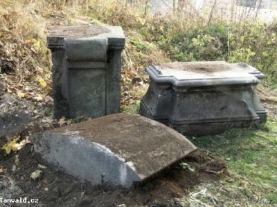 AKTUALIZOVÁNO: Z nalezeného pomníku Josefa II. se dlouho neradovali, zloději úřadovali