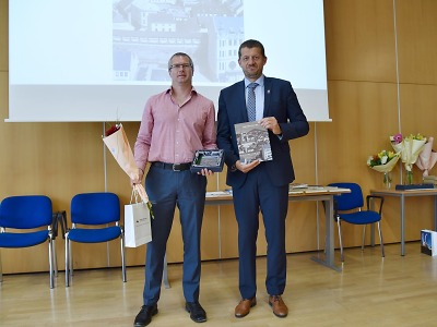 Autor foto:Archiv KÚ Libereckého kraje Knihu roku letos ovládli ranhojič, architekt, požár a garsonka