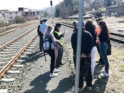 Policisté kontrolovali i na Jablonecku železniční přejezdy a nástupiště