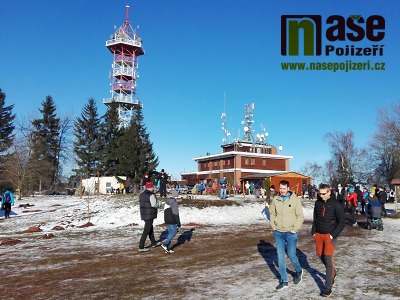 Krásné počasí lákalo k Novoročnímu výstupu na Kozákov