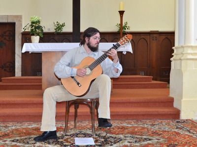 Cyklus Jablonecké kostely otevřeny pokračuje kytarovým recitálem