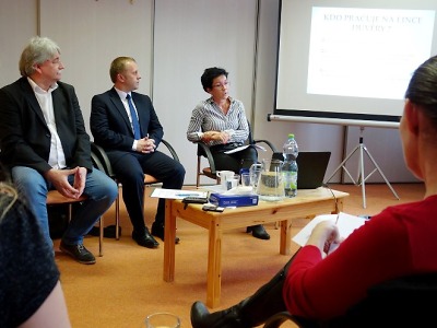 Co telefon, to lidský příběh. Linka důvěry si jich vyslechla na 120 tisíc