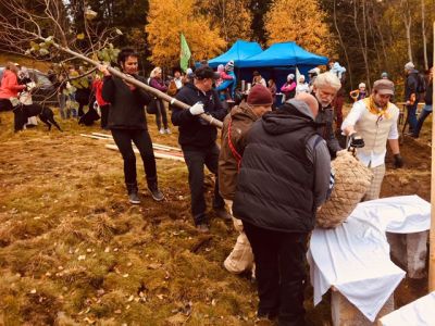 Jindřichovští se zapojili do projektu sázení Stromů svobody