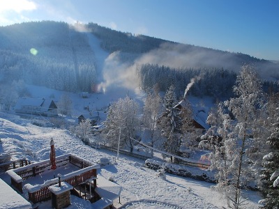 V Jizerských horách se o víkendu začíná lyžovat