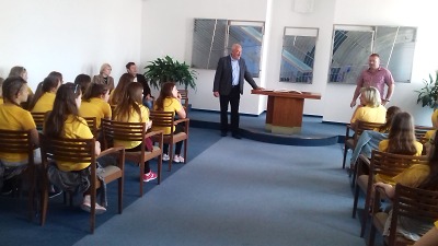 Maďarské děti se na jablonecké radnici představily česky zpívanou písní