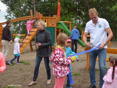 Obrazem: V Maršovicích otevřeli nové dětské hřiště