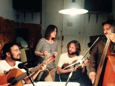 Město plné tónů nahlédne do kostela, Brazílie i americké Virginie