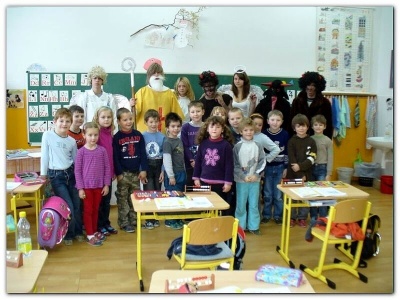 Mikuláš měl tři anděly a tři čerty