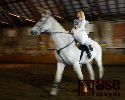 Obrazem: Mikuláš v jízdárně 2015