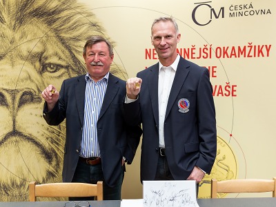 Hašek a Martinec vstoupili mezi legendy hokeje i na mincích