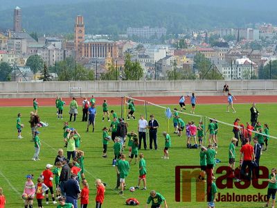 Obrazem: Barevný minivolejbal