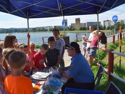 Jablonečtí strážníci kontrolovali u přehrady povinnou výbavu kol