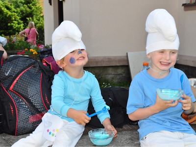 Obrazem: Se školním rokem se v tanvaldské školce rozloučili šmoulí párty