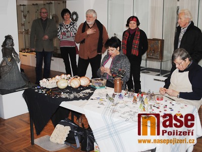 Dráteníci ukazují své řemeslo v semilském muzeu