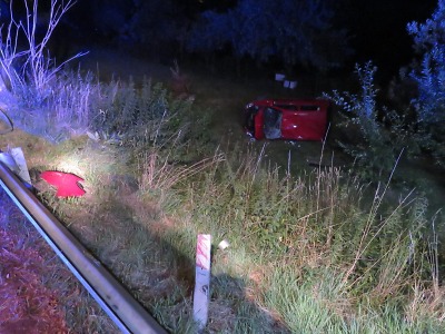 Opilá řidička skončila v jablonecké ulici Prosečská mimo silnici
