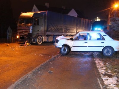 V zatáčce ho neposlechlo řízení starší škodovky a přejel do protisměru