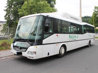 Policisté hledají svědky nehody autobusu s neznámým vozidlem