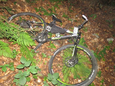 Cyklista sjel mezi Protrženou přehradou a Desnou ze srázu