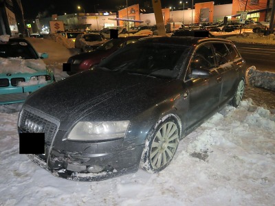 U obchodního centra v Jablonci se srazila dvě auta