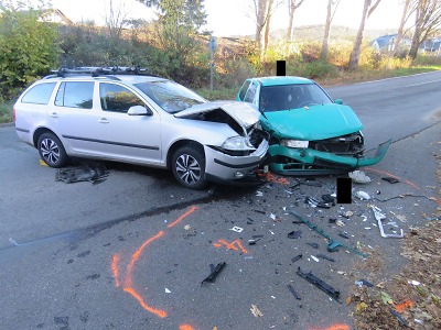 Sedmnáctiletý řidič bez řidičáku boural na jablonecké křižovatce