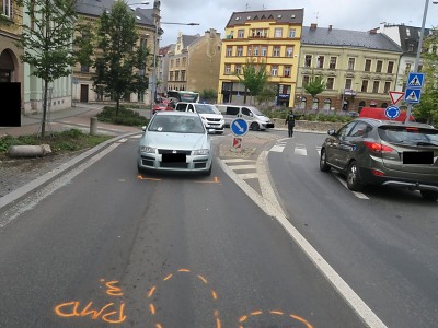 Autor foto:Archiv Policie ČR Žena vstoupila v Jablonci do silnice těsně před vozidlo