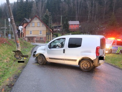 Autor foto:Archiv Policie ČR Pod vlivem alkoholu narazil do sloupu, hrozí mu odsouzení na tři roky