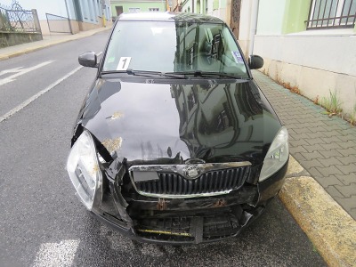 Řidič při vyjíždění na hlavní v Jablonci nedal přednost v jízdě