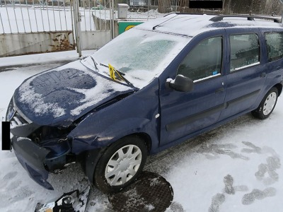 Autor foto:Archiv Policie ČR Na ledovce narazil v Jablonci s autem do sloupu veřejného osvětlení