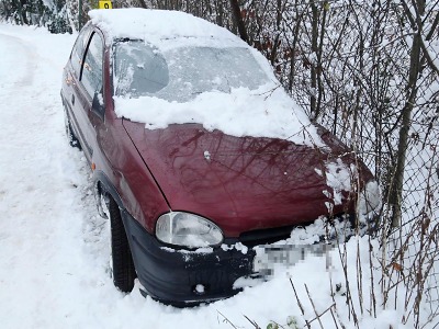 Opilý řidič ujížděl od nehody a přitom třikrát boural