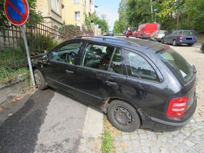 Dvě auta se střetla na jablonecké křižovatce