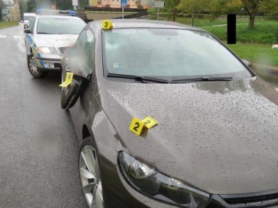 Řidička srazila v Jablonci dívku na přechodu