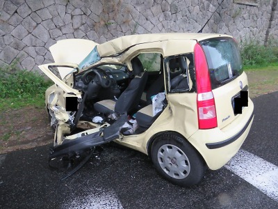 Při střetu s náklaďákem utrpěla zranění řidička osobního auta