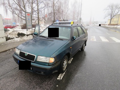 Řidič v Jablonci srazil na přechodu školačku