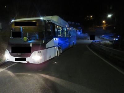 Cyklista utrpěl zranění v Janově nad Nisou po střetu s autobusem