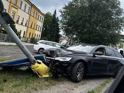 V jablonecké ulici Nová Pražská zastavila řidiče lampa